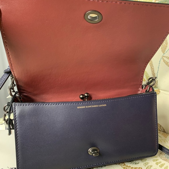 New! Coach Disney Dalmatians Crossbody Dinky Bag - Picture 5 of 7